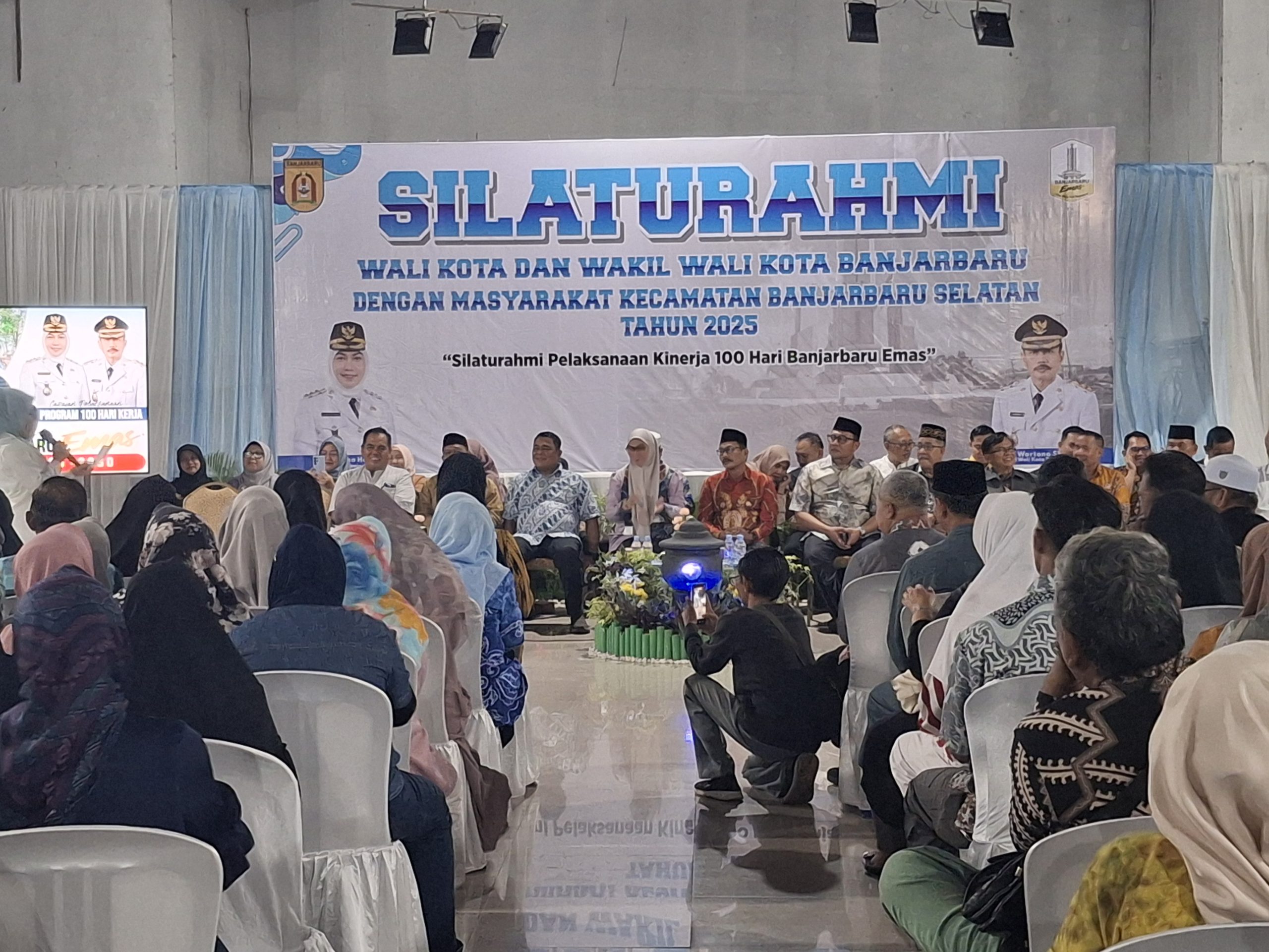 Wali Kota Banjarbaru Tutup Silaturahmi Kinerja 100 Hari Kerja di Kecamatan BBS, Ratusan Masyarakat Padati Aula Ole Olang