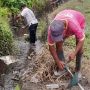 Camat Liang Anggang Pantau Pembersihan Drainase, Warga Laura Gelar Gotong Royong Antisipasi Banjir