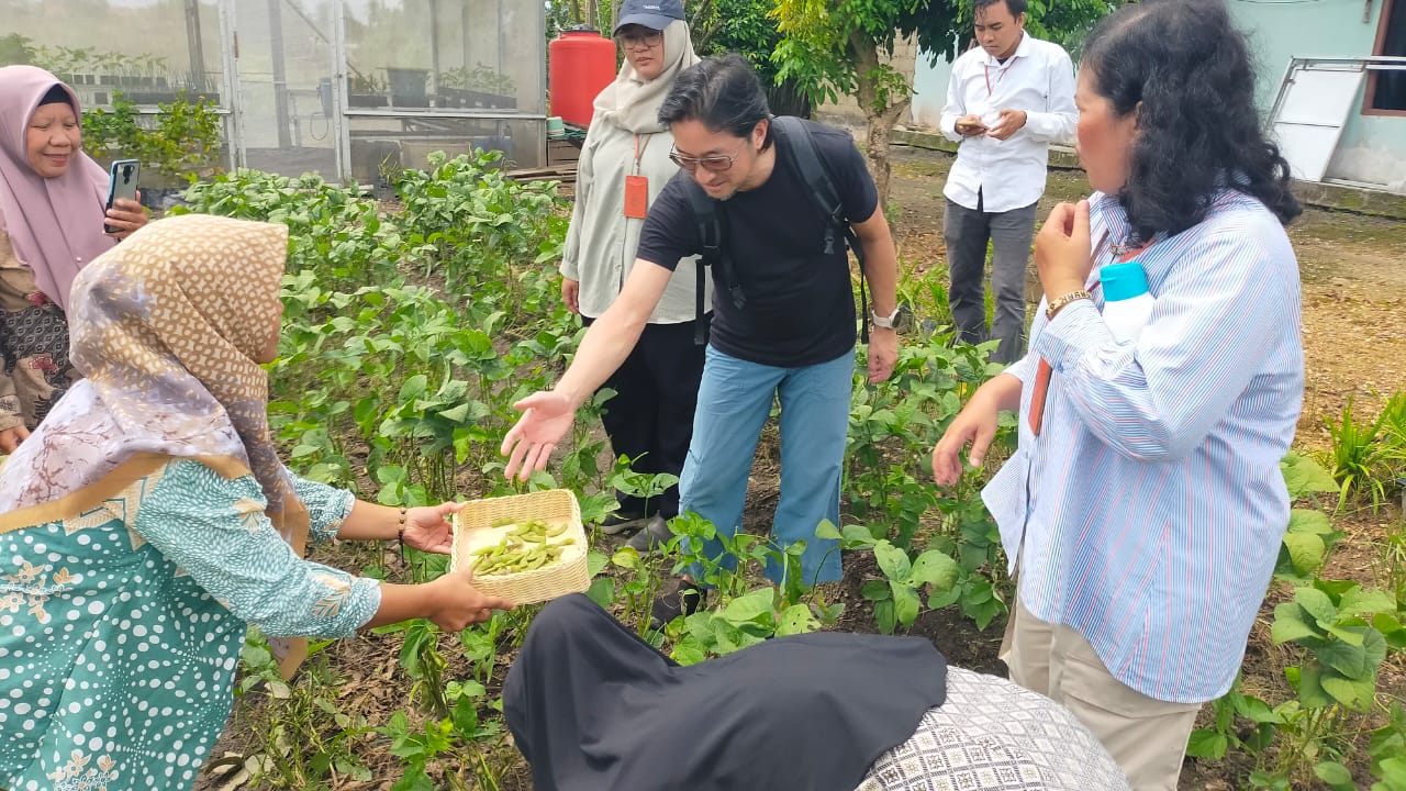 Saat Kearifan Lokal Petani Wanita Memikat Profesor dari Kyoto