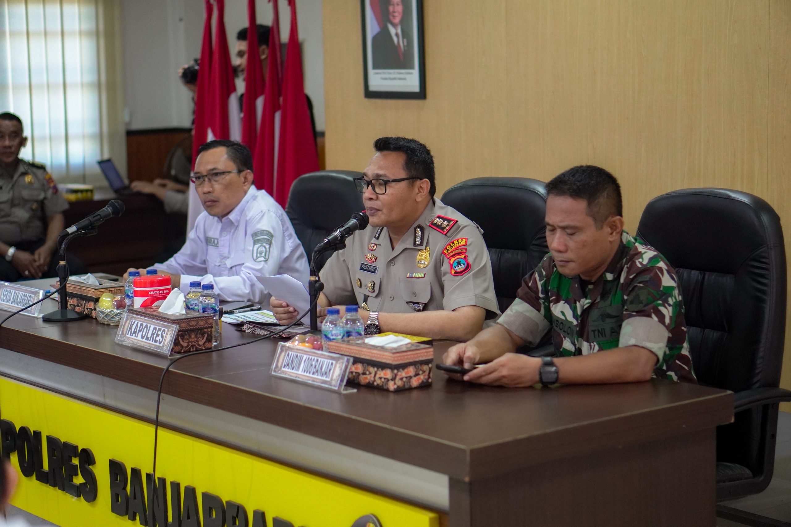 Banjarbaru Perkuat Sinergi Jelang Nataru dan 5 Rajab: Sekda Sirajoni Tekankan Koordinasi Terpadu dalam Rakor Operasi “Lilin-Intan 2025”