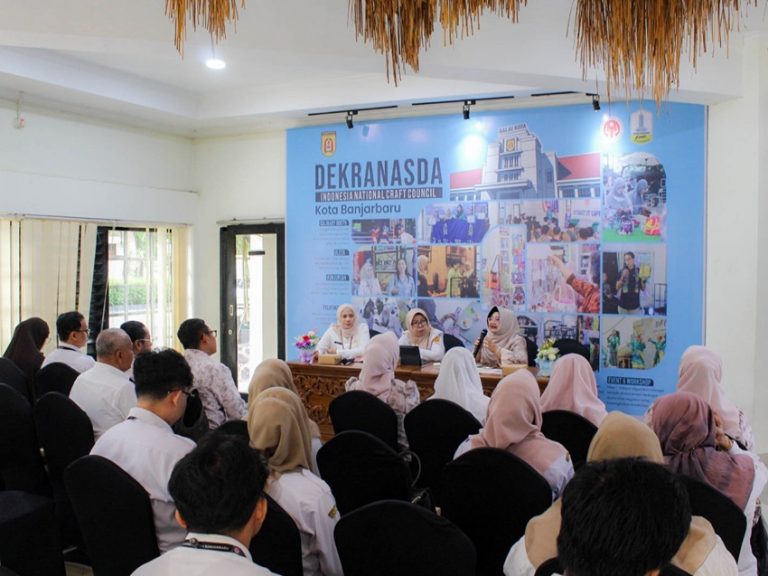 Banjarbaru Mantapkan Langkah Menuju Kota Kreatif : Dekranasda Kukuhkan Sinergi dan Pembinaan Perajin Lokal