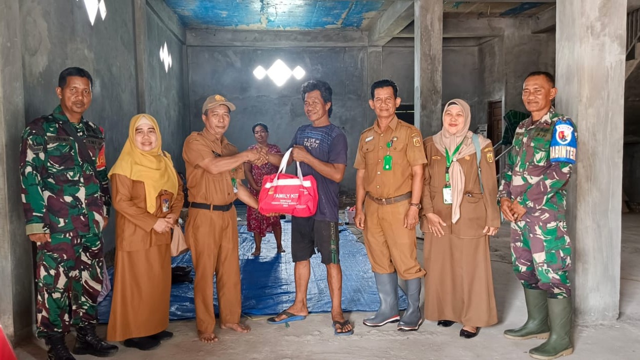 Puluhan Warga Landasan Ulin Timur Mengungsi, Pemkot Banjarbaru Salurkan Bantuan dan Layanan Kesehatan