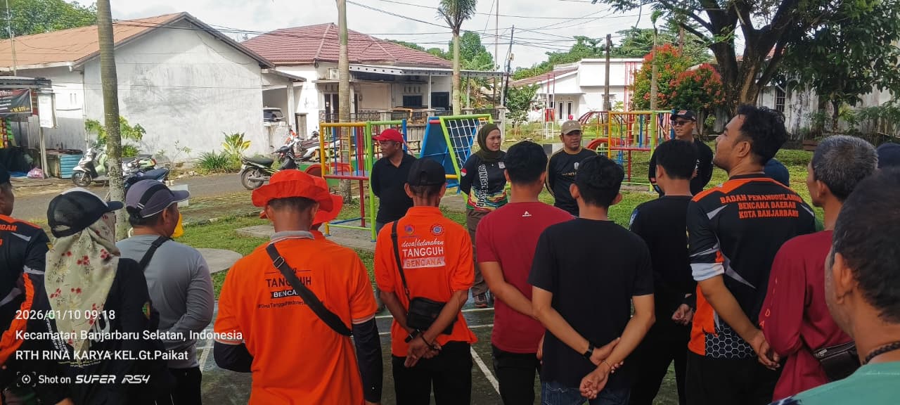 Rambai Emas di Banjarbaru Selatan, Camat dan Lurah Turun Bersama Warga Rawat Lingkungan