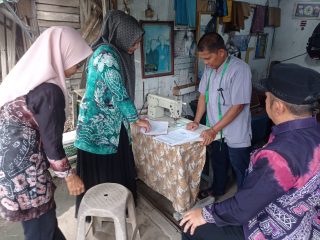 Penertiban Aset Daerah, Kecamatan Banjarbaru Selatan Tegur Bangunan Liar di Sungai Besar