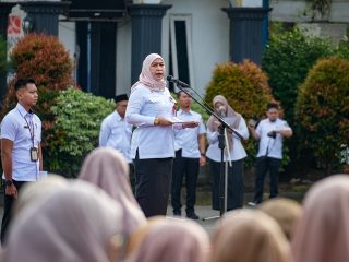 Apel Perdana Usai Cuti Lebaran, Wali Kota Banjarbaru Hj. Erna Lisa Halaby Tekankan Disiplin dan Peningkatan Kualitas Layanan Publik