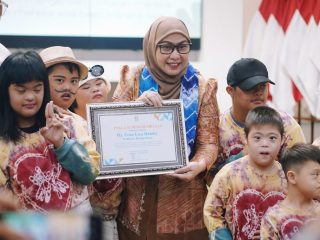 Wali Kota, Lisa Halaby  Komitmen Jadikan Banjarbaru Kota Inklusif, Siap Tambah Pendamping ABK