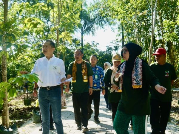 Lestarikan Lingkungan, Wali Kota Ajak Kartini-Kartini Banjarbaru Peduli Lingkungan