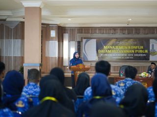 Wali Kota Banjarbaru Buka Bimtek Manajemen Konflik, Ini Pesannya