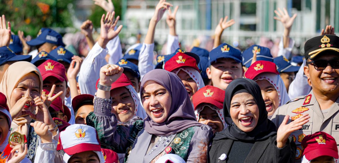 Wali Kota Banjarbaru, Hj Erna Lisa Halaby Pimpin Upacara Hardiknas