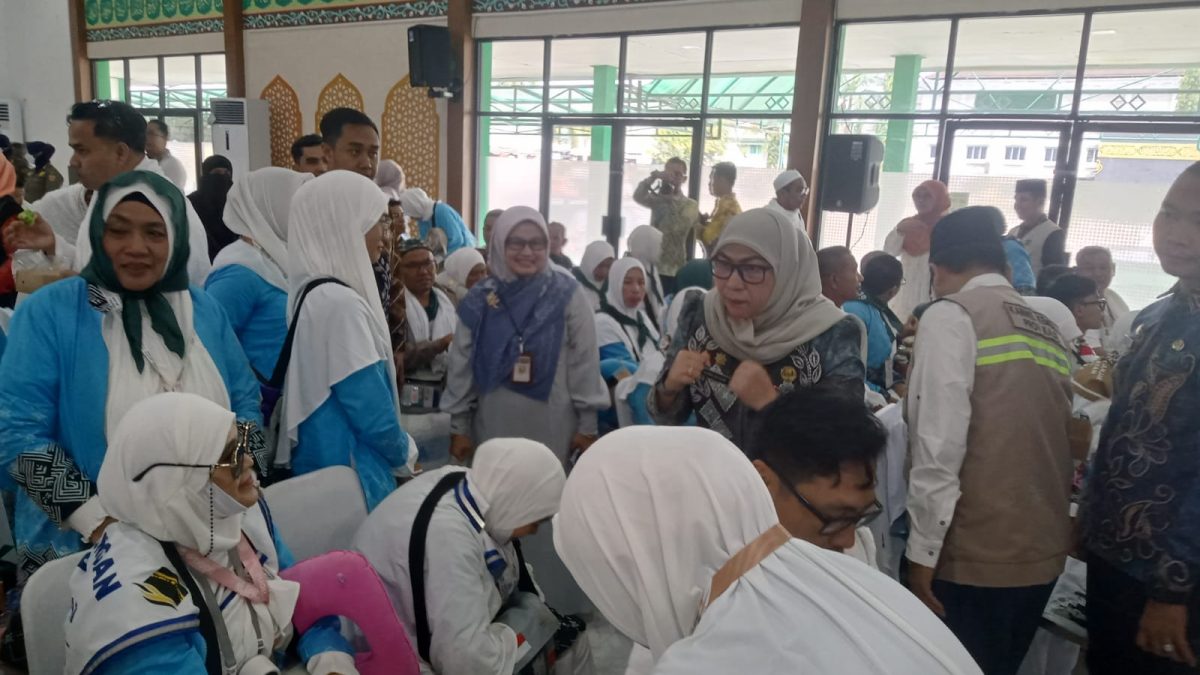 Wali Kota Banjarbaru Berikan Pesan Khusus Saat Lepas Jamaah Haji Kloter 10