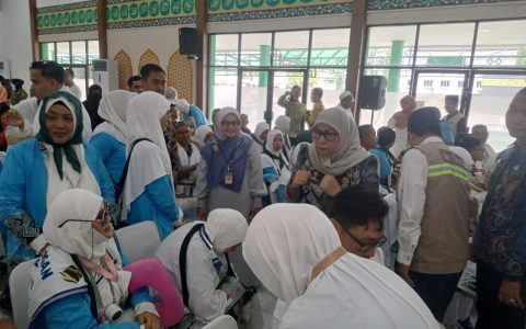 Wali Kota Banjarbaru Berikan Pesan Khusus Saat Lepas Jamaah Haji Kloter 10