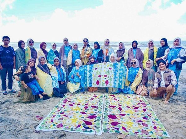 Praktisi Sasirangan Dekranasda Banjarbaru, Berikan Pelatihan di Satui, Tanah Bumbu