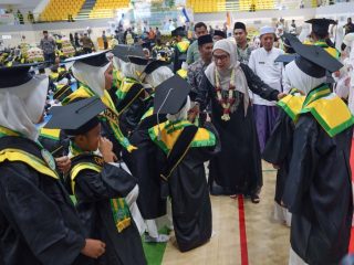 Wali Kota Harapkan Ratusan Santri yang Diwisuda Menjadi Generasi Qurani Masa Mendatang
