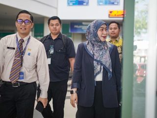 Lisa Halaby Berikan Arahan Pegawai RSD Idaman Saat Melakukan Kunjungan Kerja