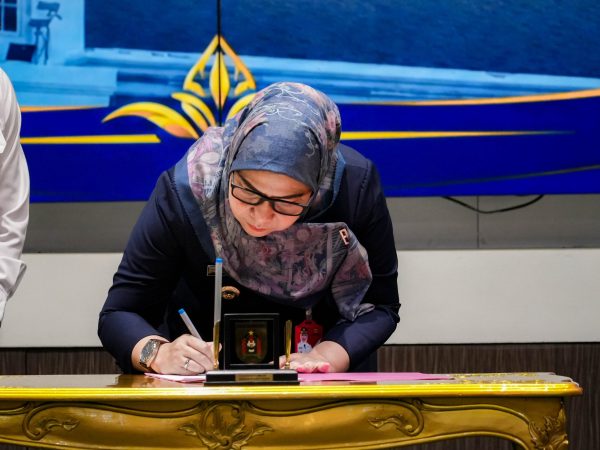 Wali Kota Ambil Langkah Cepat, Tandatangani Komitmen Percepatan Penyelesaian Tindak Lanjut Hasil Pemeriksaan BPK RI