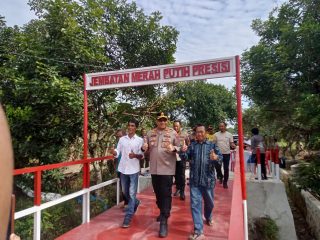 Pemko Banjarbaru Kolaborasi dengan Polres Bangun Rumah dan Jembatan, Hadir nyata Untuk Masyarakat