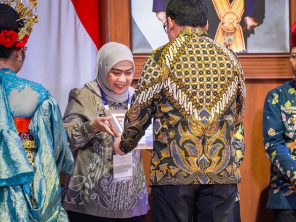 Dibawah Kepemimpinan Lisa Halaby, Banjarbaru Kembali Raih Prestasi Nasional