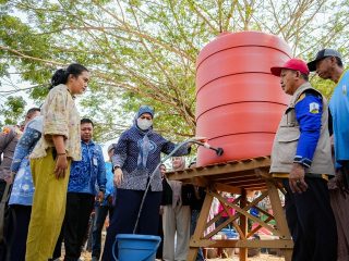 Setelah Sungai Ulin, Giliran Cempaka, Wali Kota Bantu Air Bersih dan Sembako