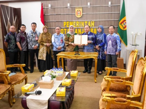 Wali Kota Tandantangani MoU dengan PTAM Intan Banjar, Terkait Pemungutan Pajak dan Retribusi Daerah