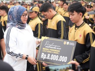 Wali Kota Serahkan Bonus Atlet Porprov dan Peparprov 2025, Ini Pesan Beliau kepada Atlet dan Pelatih